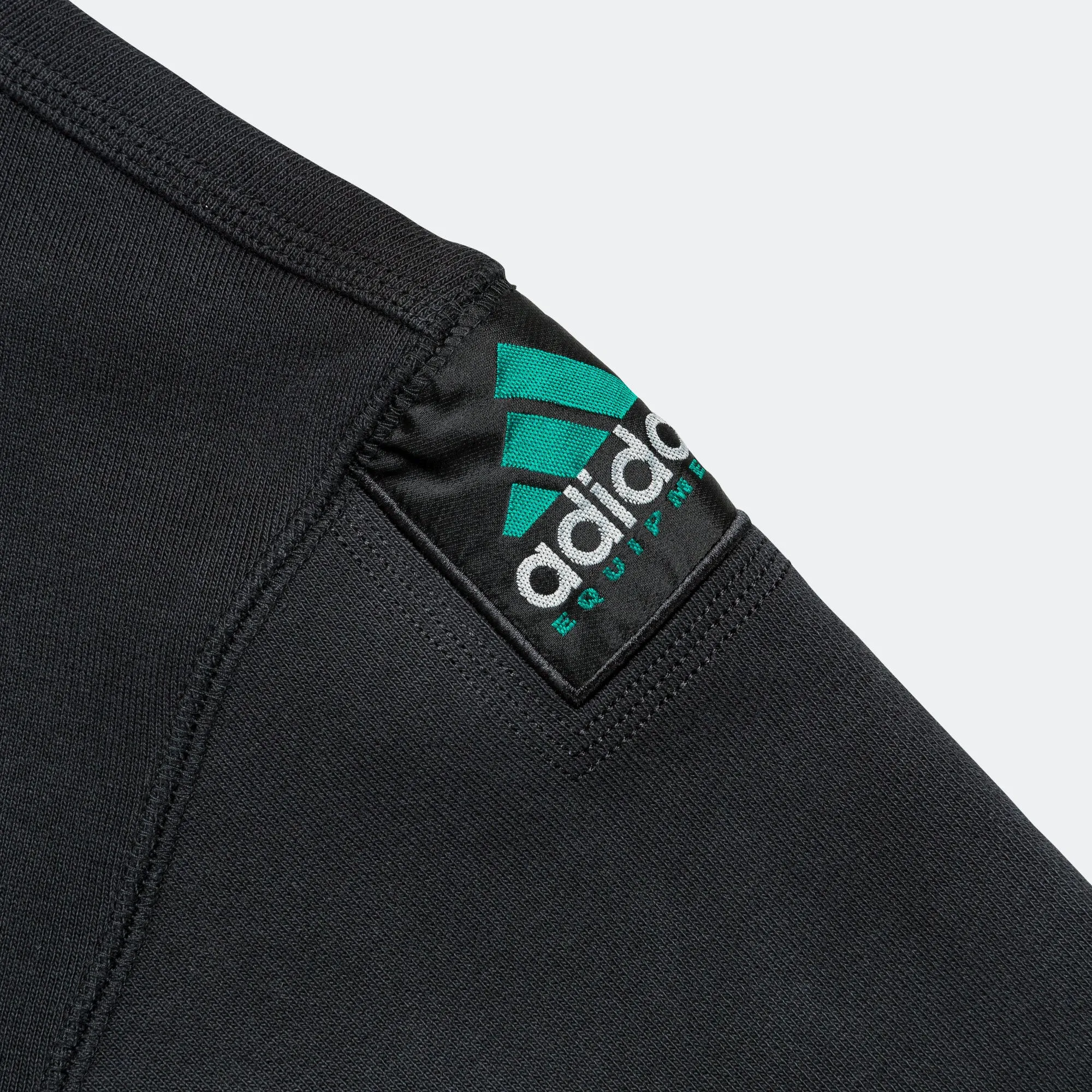 EQT Washed Crew - Black